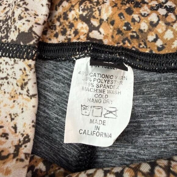 True Religion Bodied Mid Rise Leggings In Python Snakeskin Women's Size Small - Picture 5 of 7